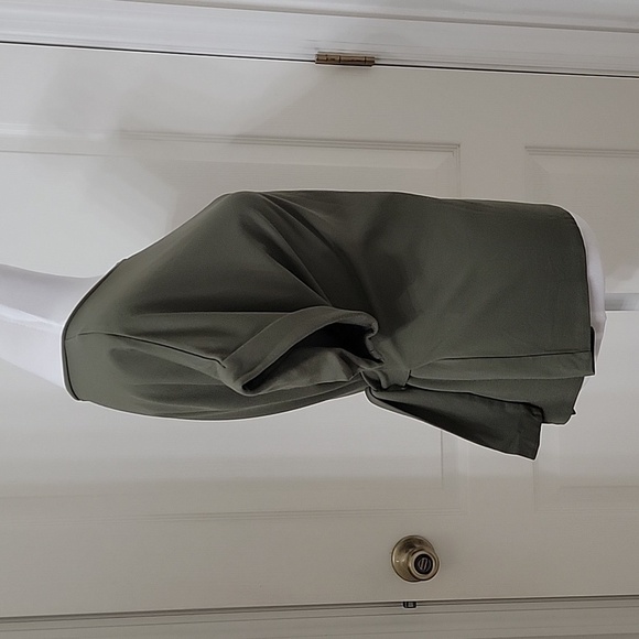 Express Size M Army Green Short Sleeve Shirt, Attached Sash Belt, Exc. Used Cond - Picture 4 of 10